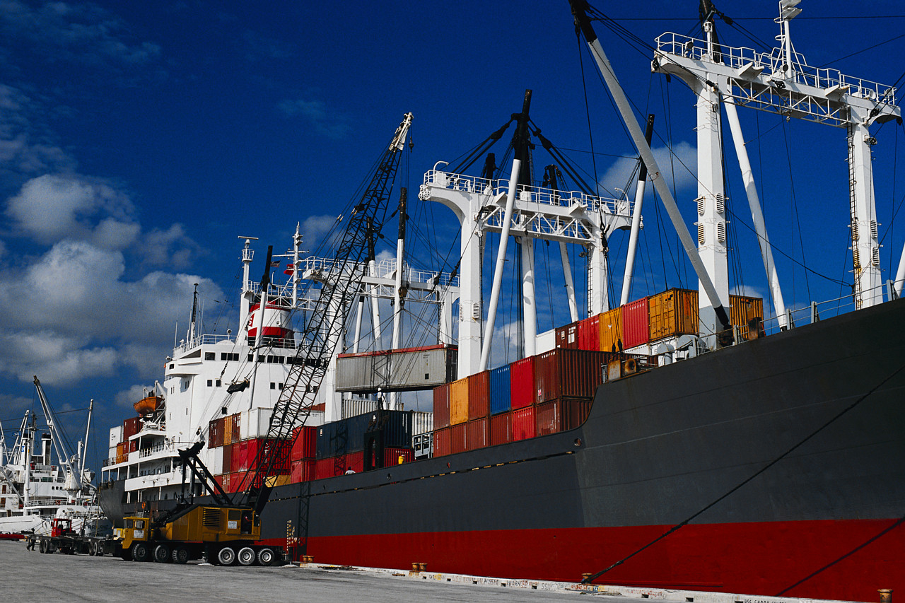 Sendungsidentifikation GINC Cargo auf einem Frachtschiff