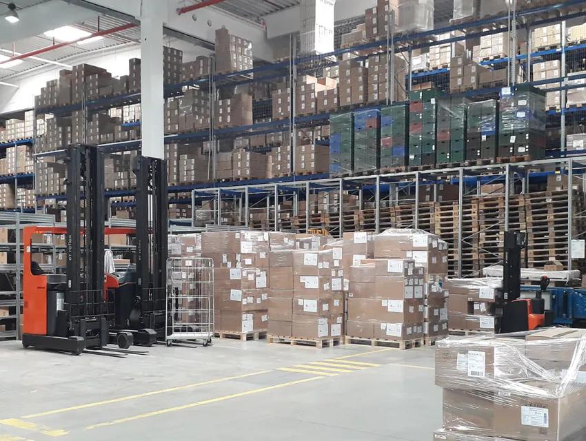 Lager der Huber-Gruppe in Györ