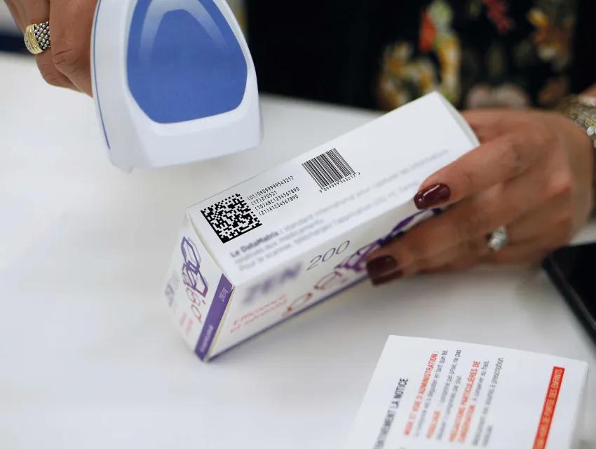 Verpackung eines Medikaments mit DataMatrix und Strichcode