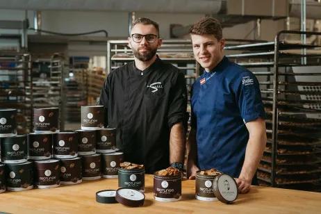 Marco Baccili und Simon Sailer vom Start-up Edelmänner nutzen GS1 Standards