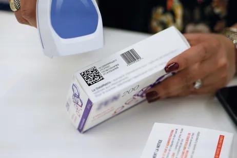 Verpackung eines Medikaments mit DataMatrix und Strichcode