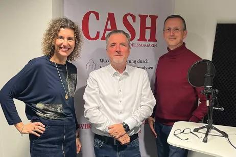 Thomas Ungrad und Bernhard Gschwantner (Unser Wein, Bottlebooks) im CASH-Podcast mit Gabi Hinterkörner-Zauner über 2D Codes zur Wein-Kennzeichnung