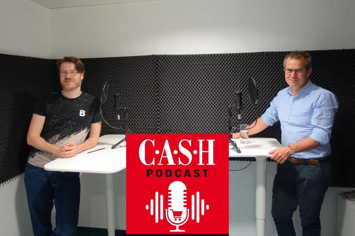 Karl Stiefel und Gregor Herzog Gregor Herzog und Karl Stiefel im CASH Podcast Studio