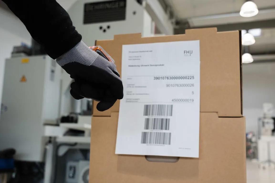 Foto des Handschuh-Scanners des Smart Production Lab