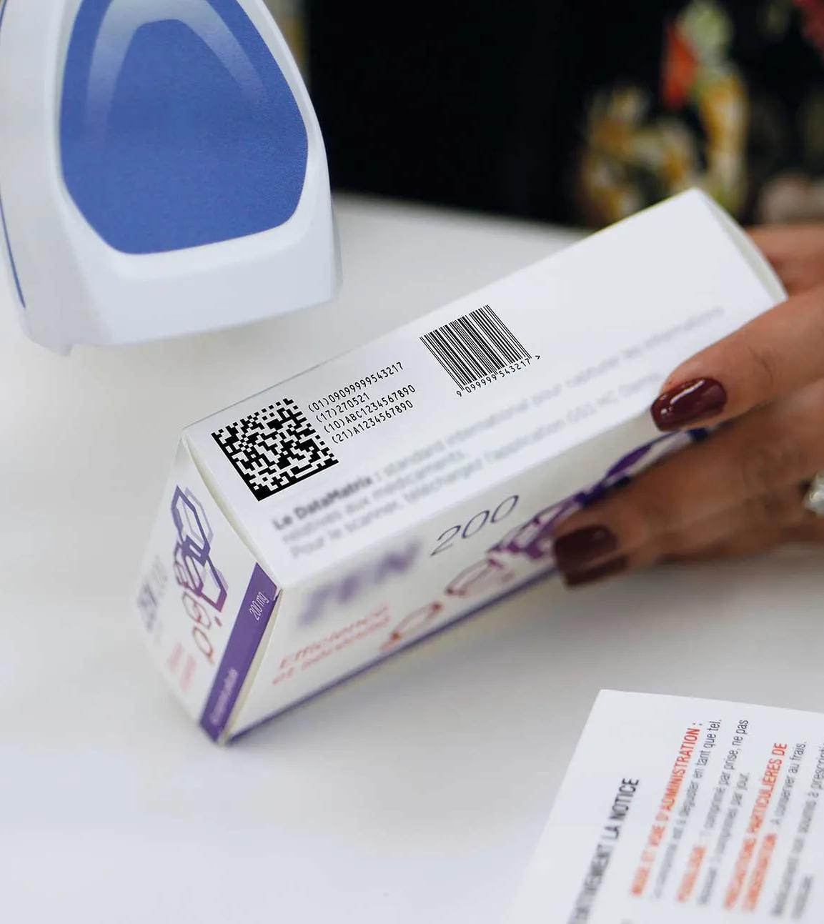 Verpackung eines Medikaments mit DataMatrix und Strichcode