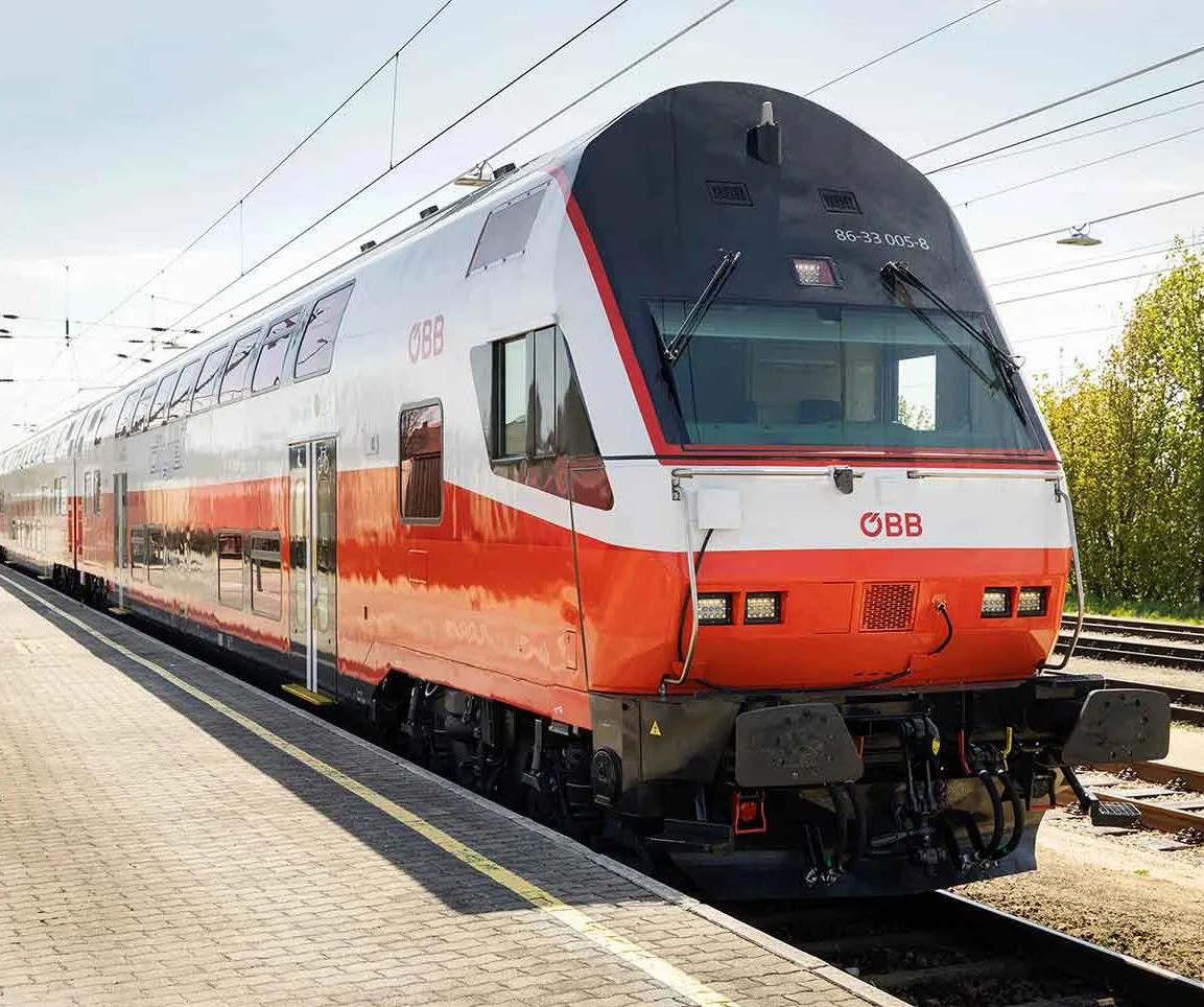 ÖBB Cityjet am Bahnsteig