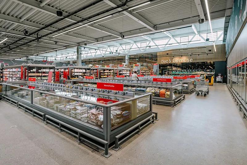 Foto zeigt eine Tiefkühlabteilung in einer Markthalle
