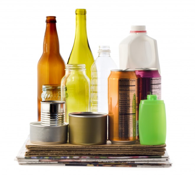 Verpackungsmaterial wie Flaschen und Gläser