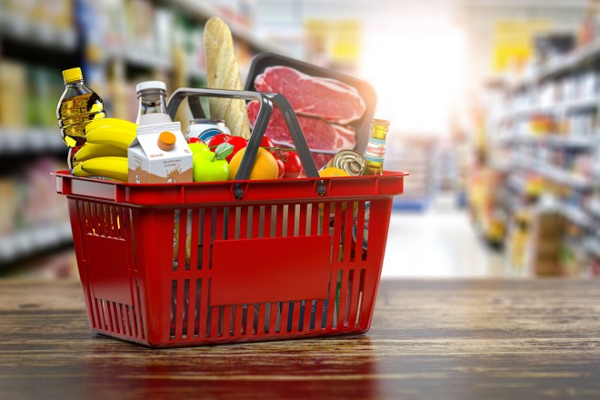 Einkaufskorb in Supermarkt